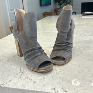 Kristen Cavallari Lash Heel- Kid Suede